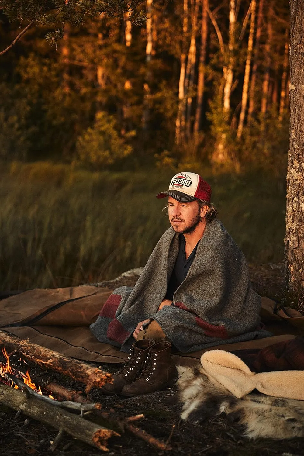 1844 Helko Werk Germany Swiss Army Mountaineer Blanket - 100% Fine Grade Australian Wool - 460 GSM Wool Warm and Durable Premium Quality Australian Made Includes Leather Carrier (Swiss Blanket) #F1150