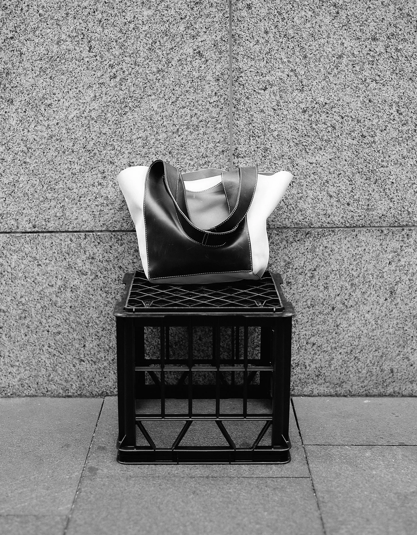 Contrast Bowling Bag - Black