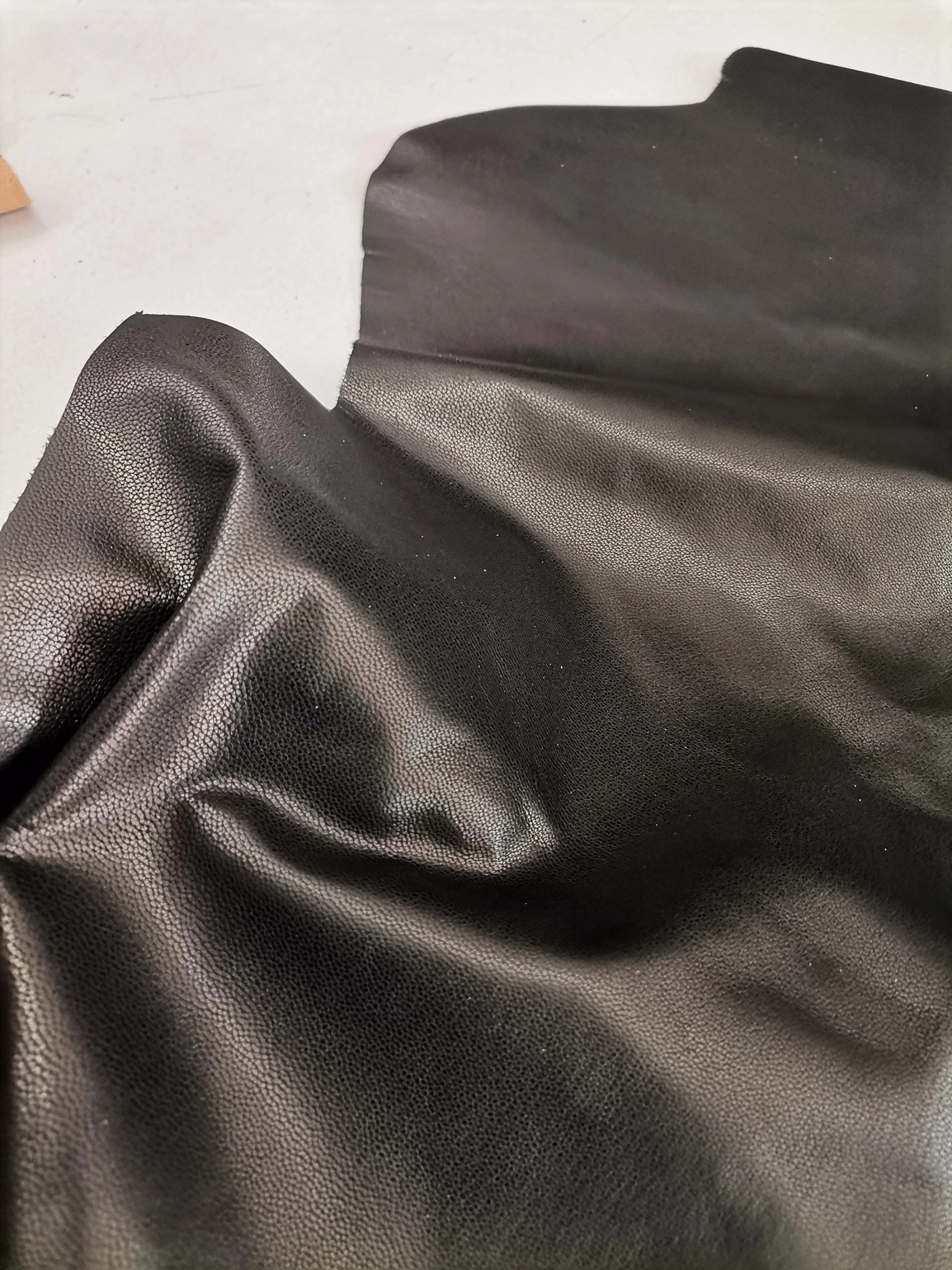 goat skin Leather chrome free, thickness 0,9mm (2,5 Oz)