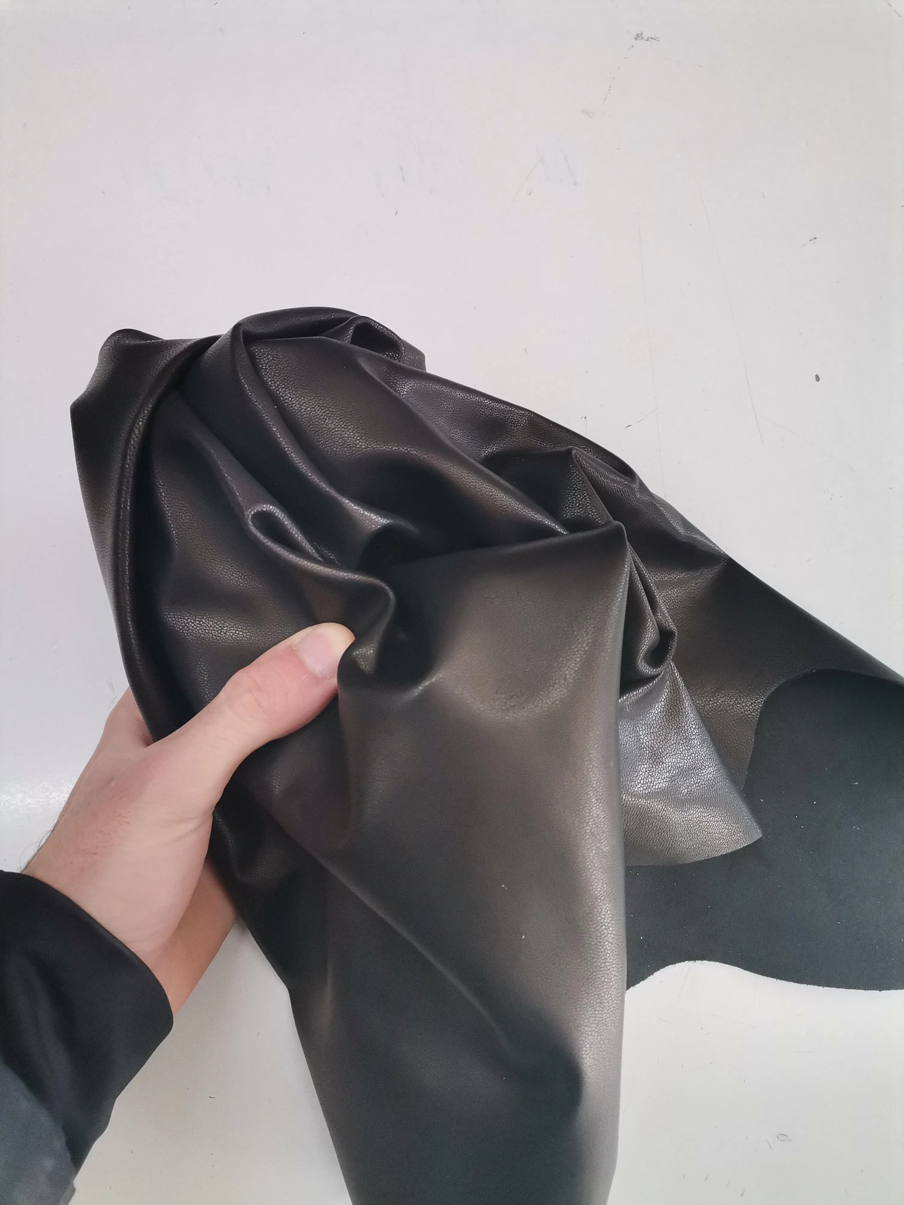 goat skin Leather chrome free, thickness 0,9mm (2,5 Oz)