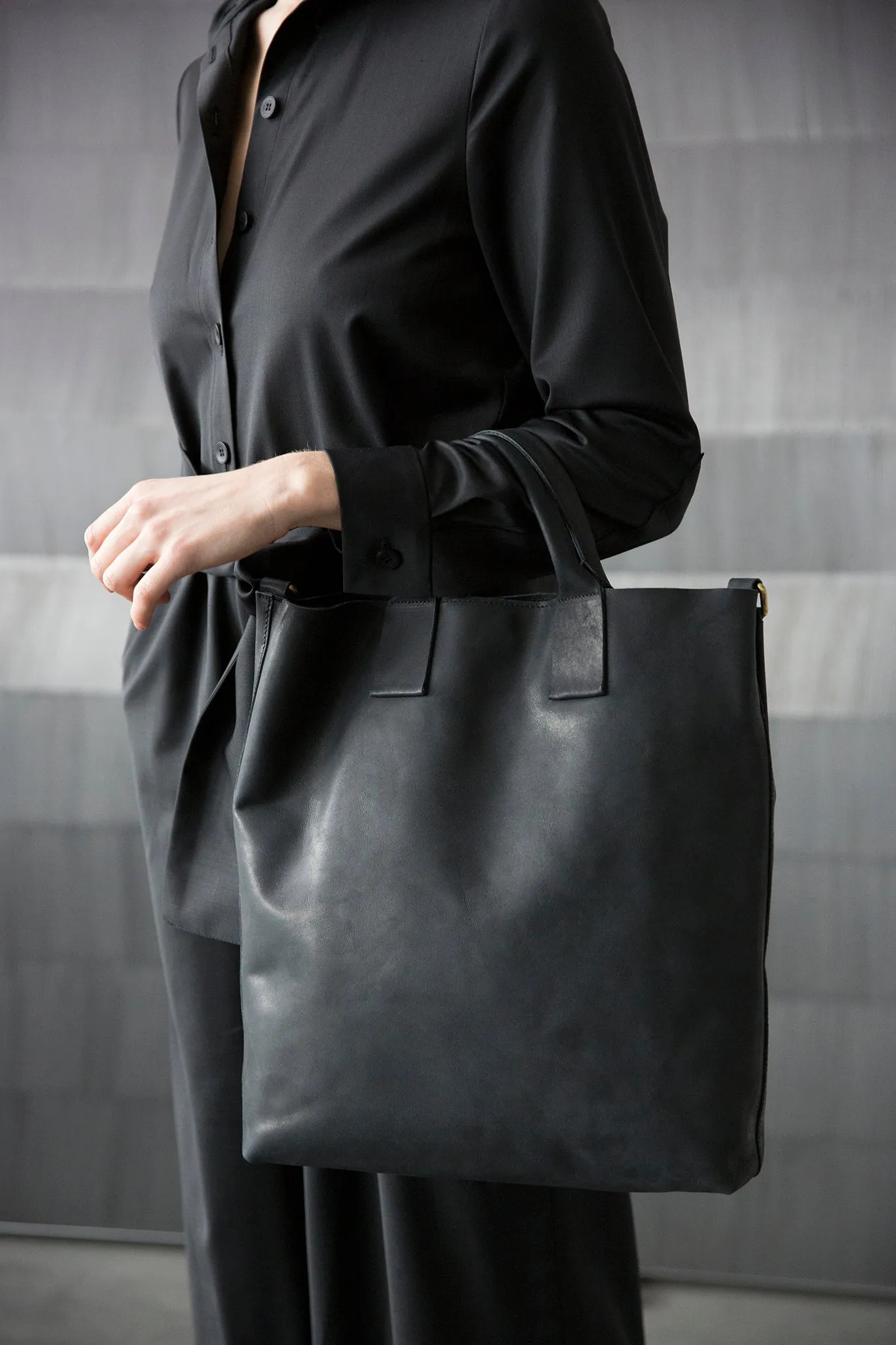 HANDLED TOTE