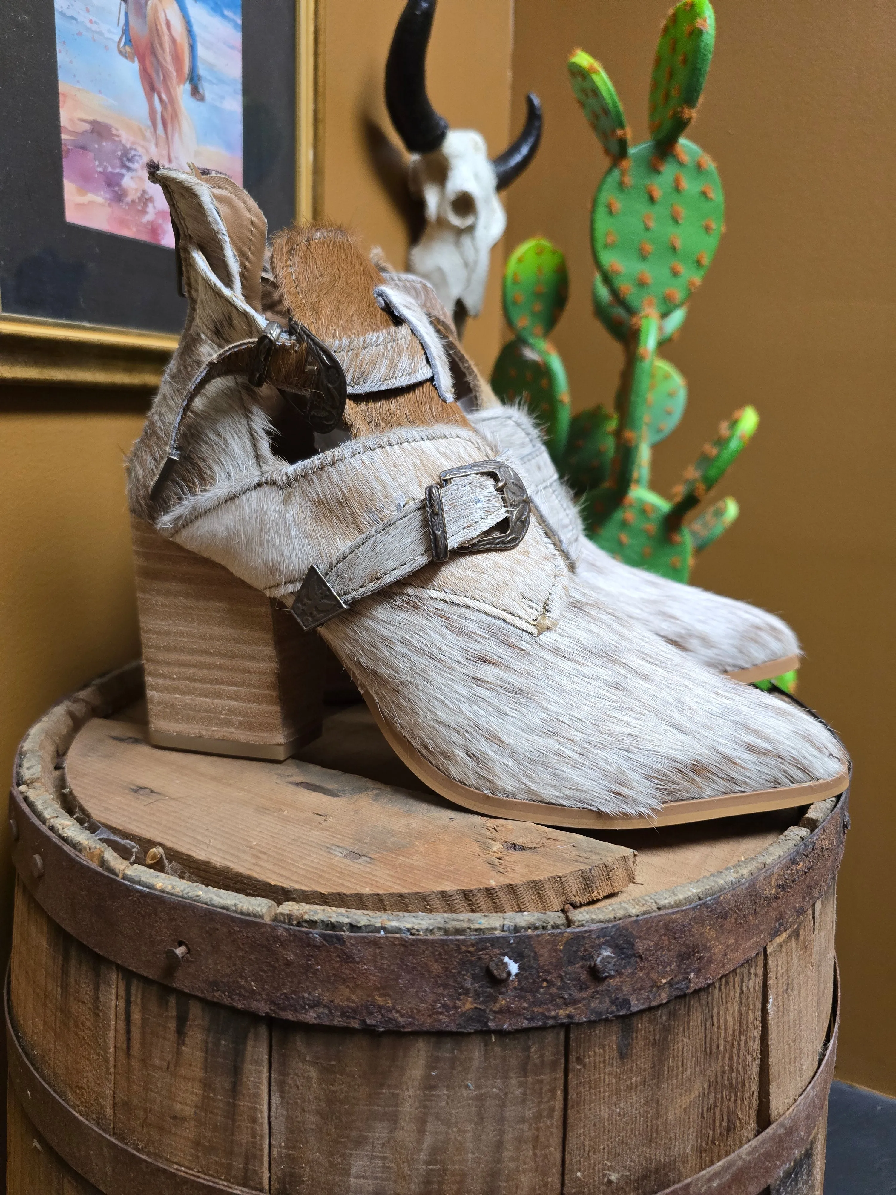 Matty Cowhide Heel [size 8]