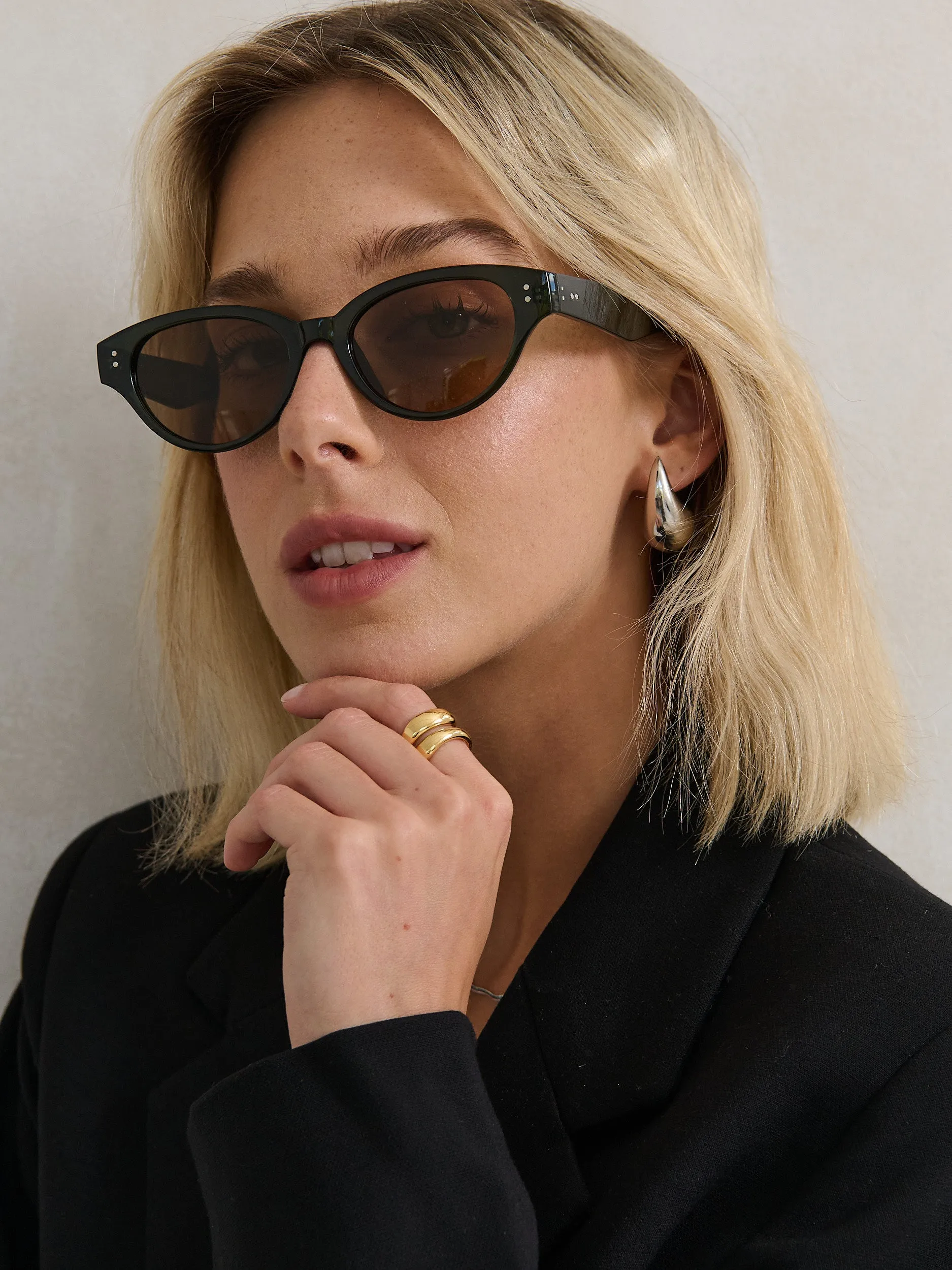 Megan Oval Frame Sunglasses in Green