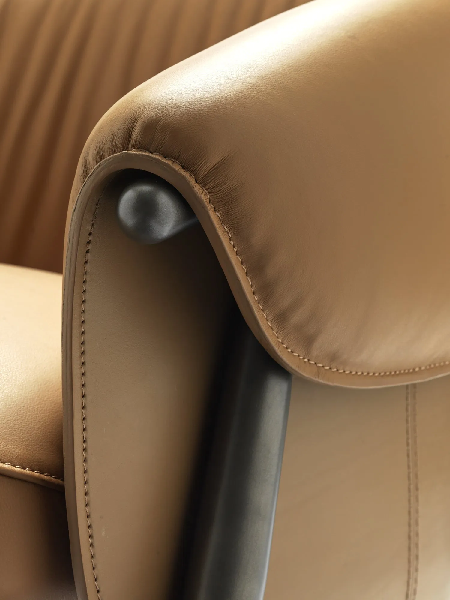 Montgomery W Lounge Chair by Fasem
