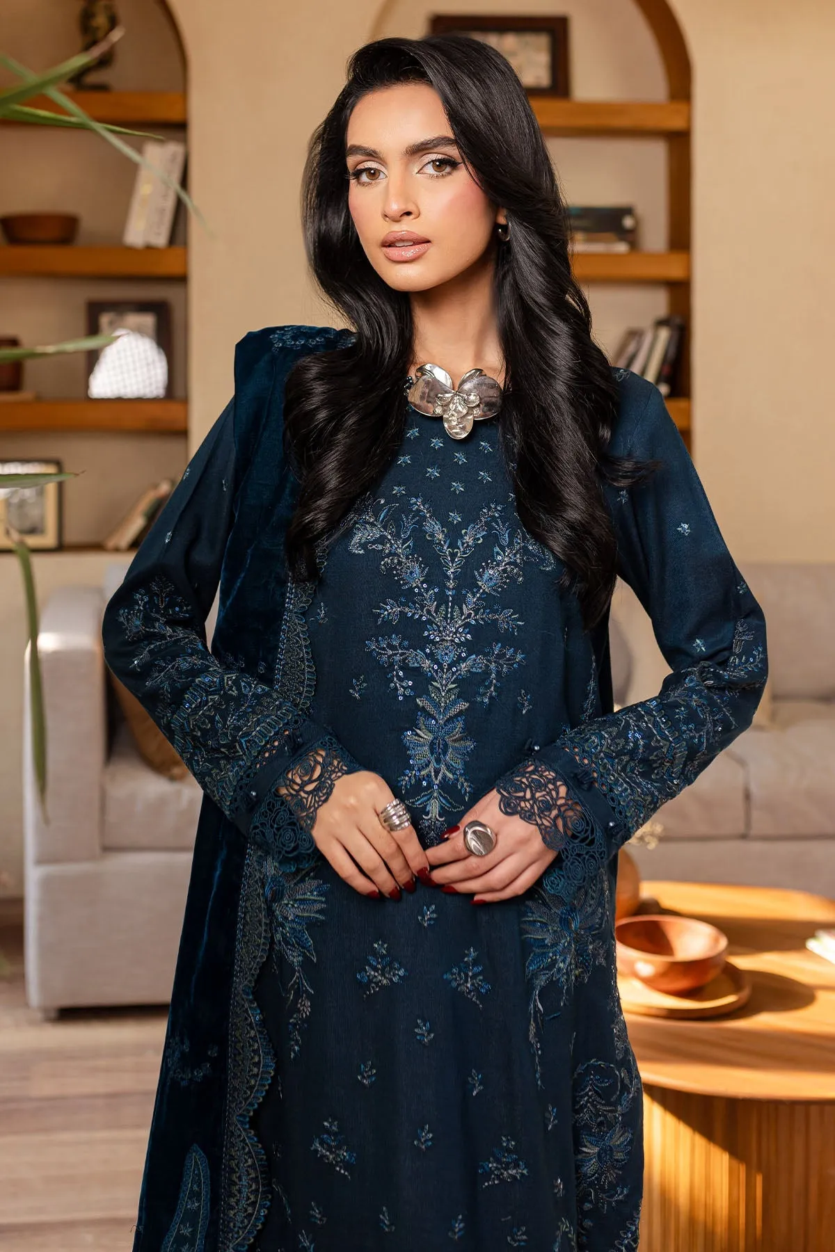 NE-127 | 3Pc Luxury Unstitched Velvet Shawl Collection Exclusive By Nureh