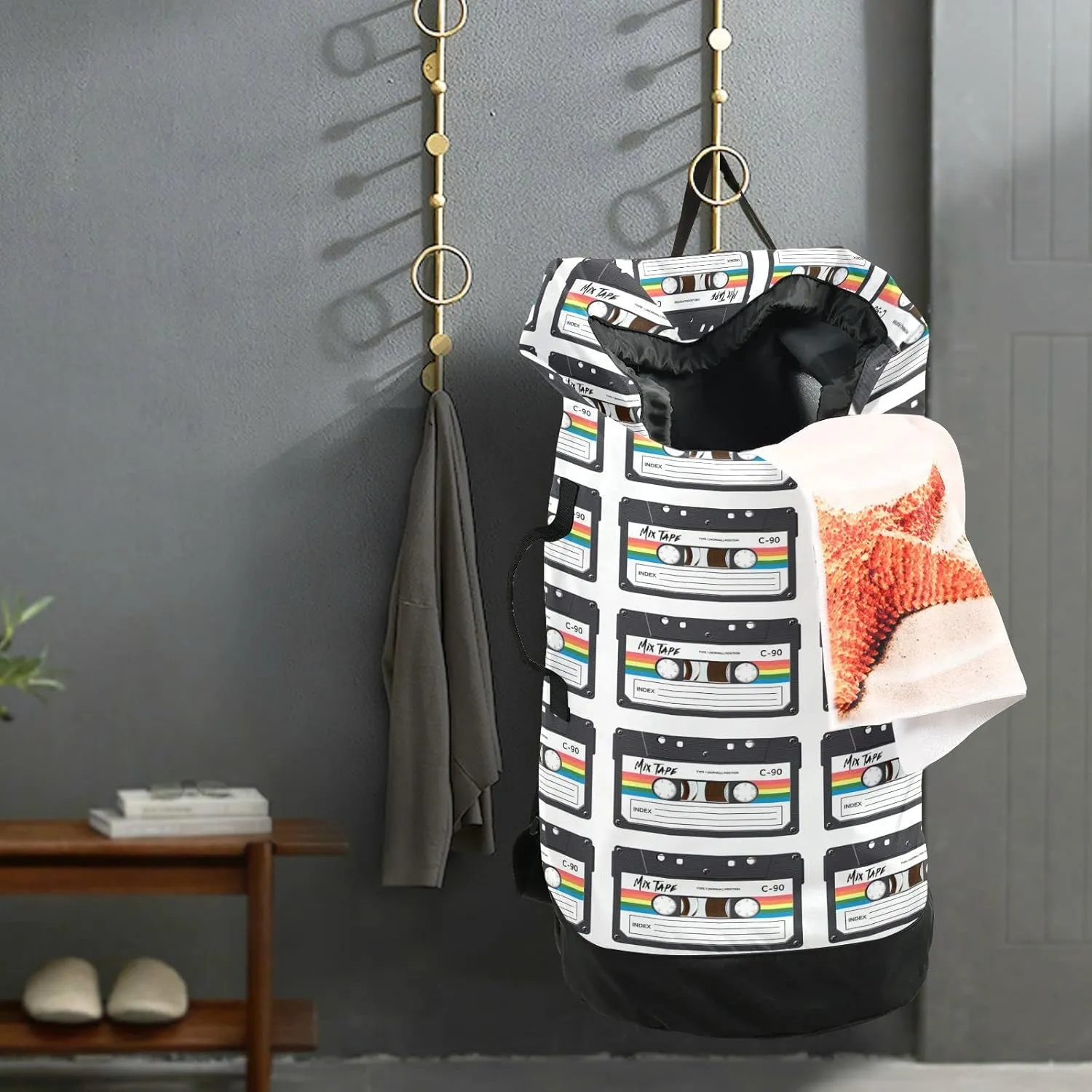 Oyihfvs Cassette Retro Labels 80s Retro Texture Backpack Laundry Bag, Laundry Backpack with Shoulder Straps, Waterproof Nylon Clothes Hamper Bag for Men Women Yoga Backpack