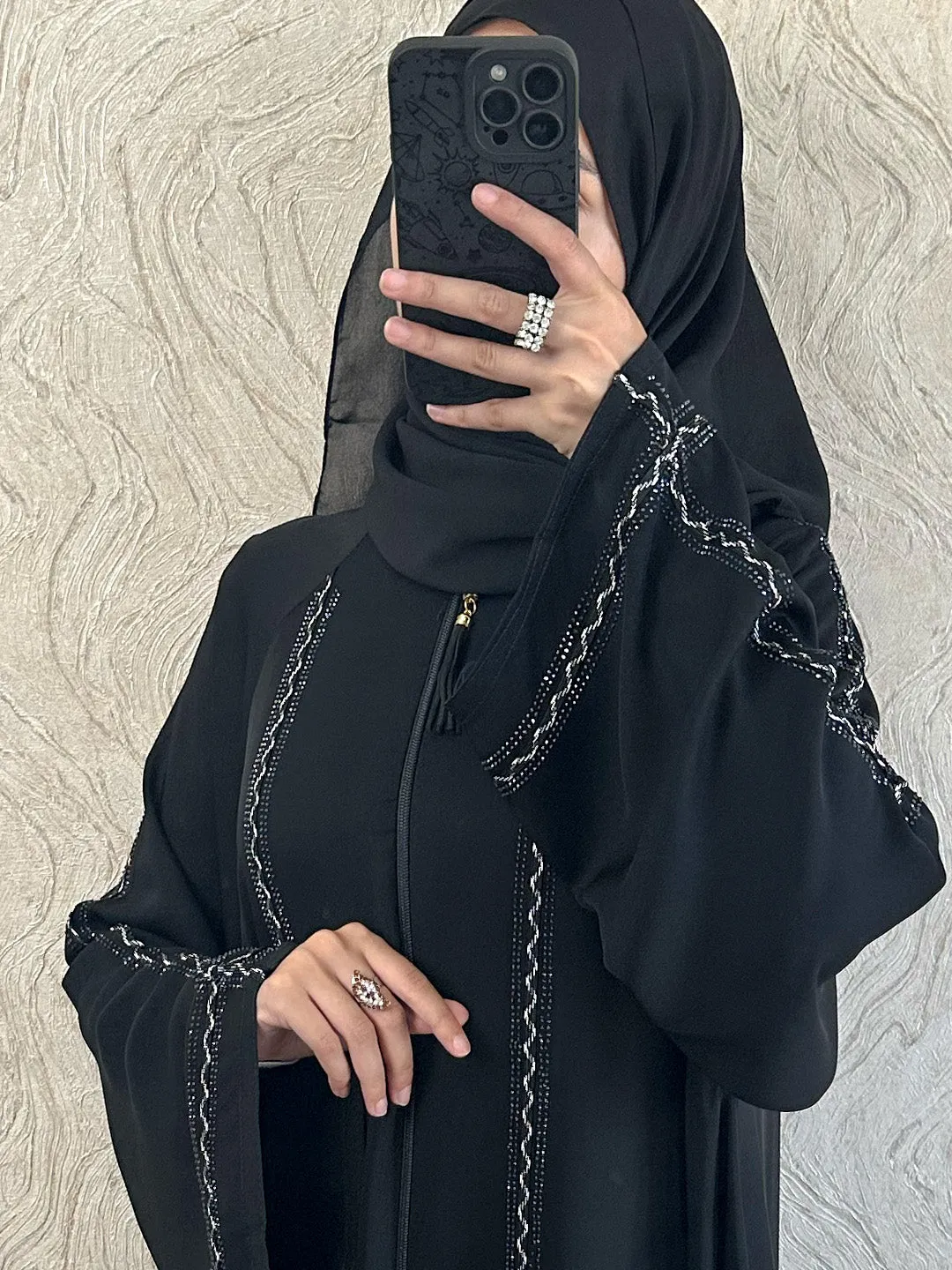 Patterned Zip Abaya. | Shop online
