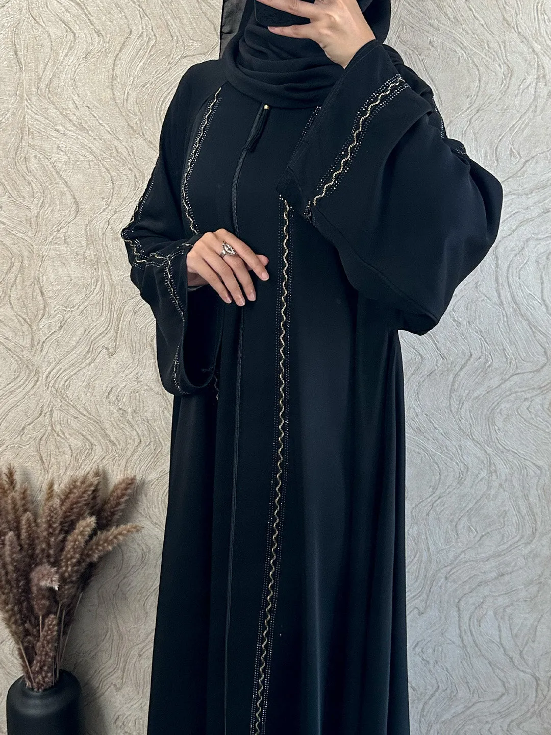 Patterned Zip Abaya. | Shop online