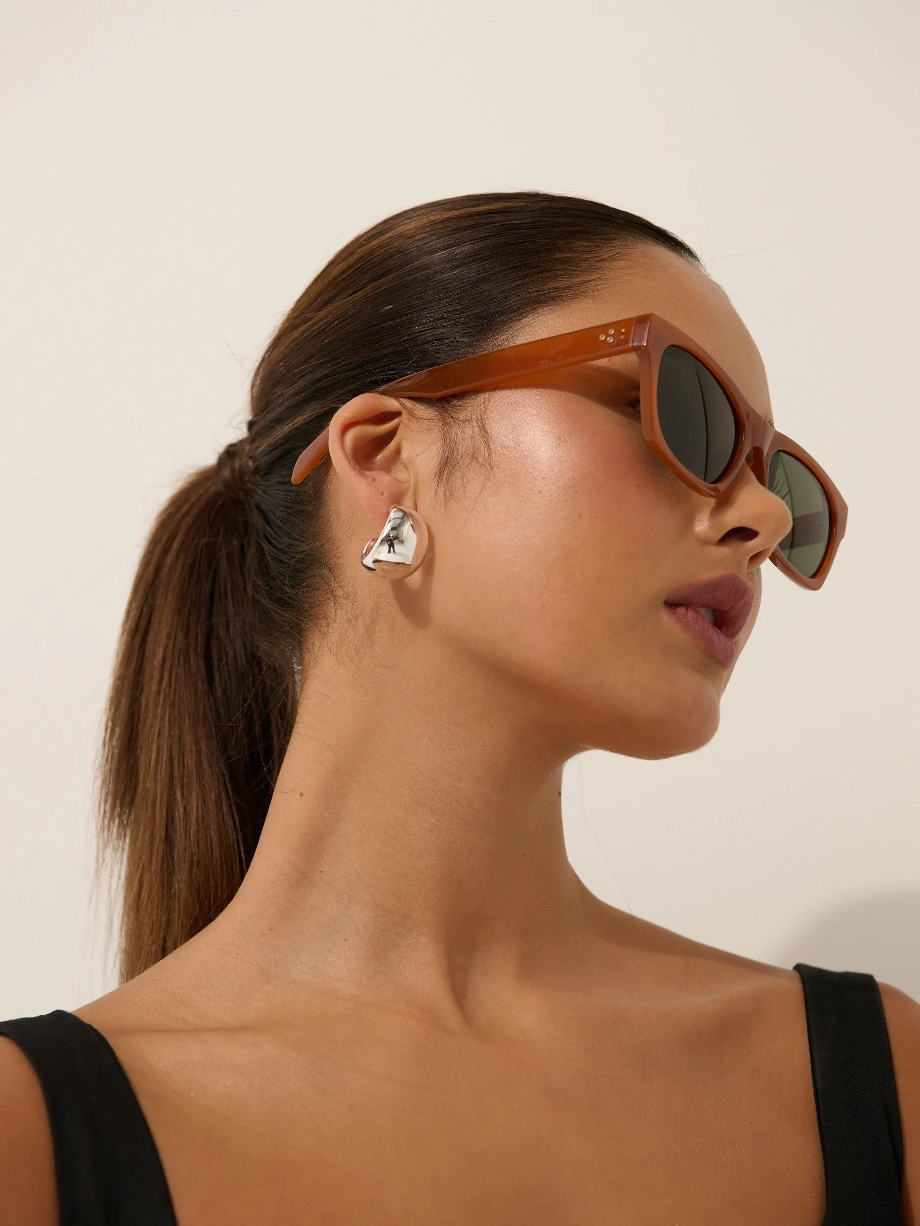 Ria Basic Square Sunglasses in Brown