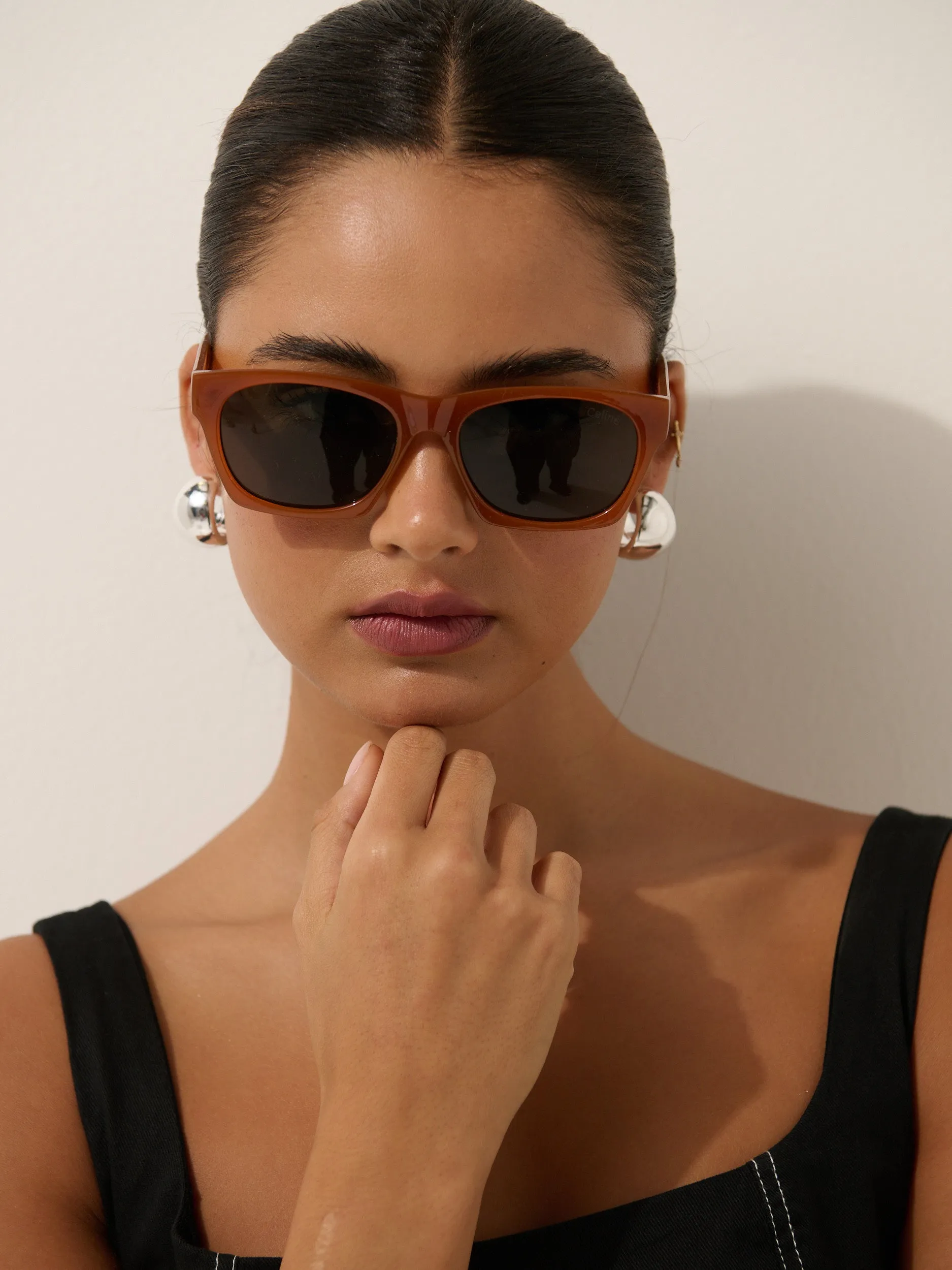 Ria Basic Square Sunglasses in Brown