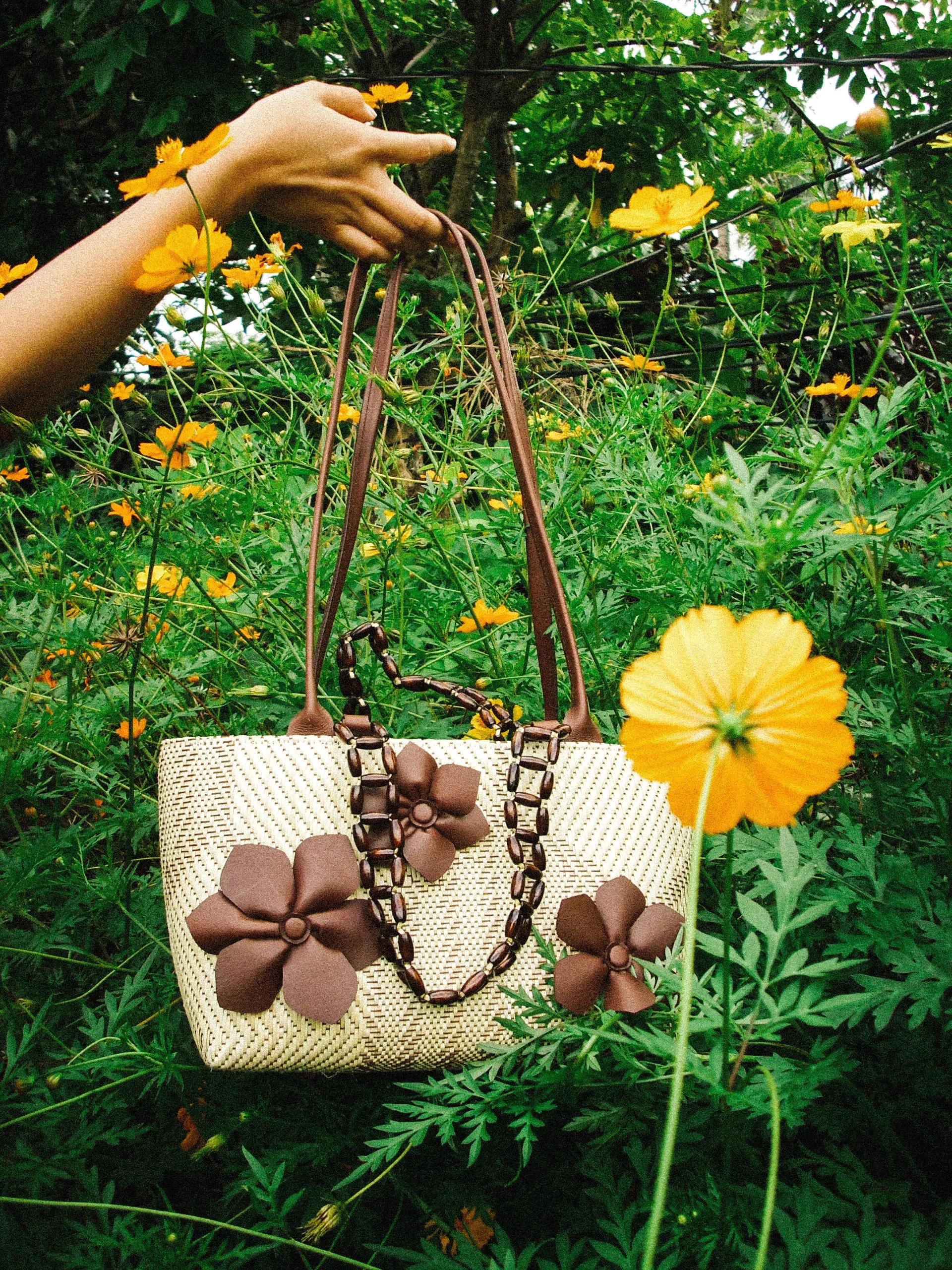 Tiny Arawaraw tote in Brown - store