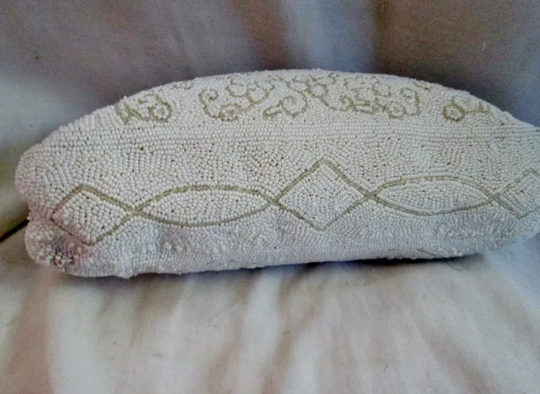 Vtg JORELLE BAGS FRANCE WHITE FLORAL BEAD CLASP HANDBAG Purse Clutch WOW!