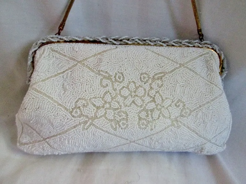 Vtg JORELLE BAGS FRANCE WHITE FLORAL BEAD CLASP HANDBAG Purse Clutch WOW!